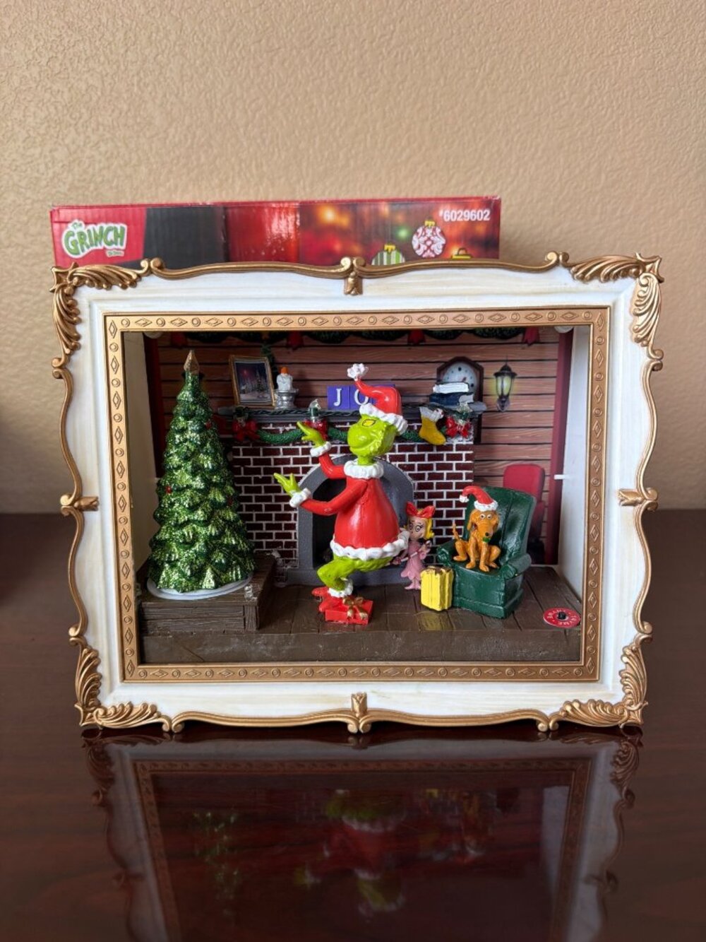 2025 Gemmy the Grinch Animated Tabletop Window Scene Musical Lighted w/Box